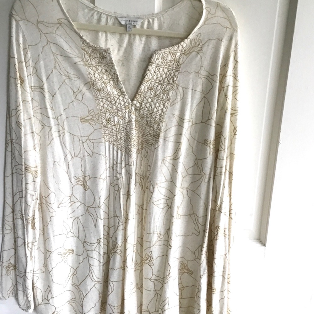 LUCKY Brand LS Tee Pintuckd Open Neck Soft & Flowy